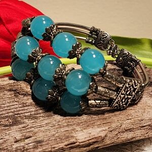 Gorgeous Faux Turquoise Glass Blue Beaded Silver Toned Bracelet
